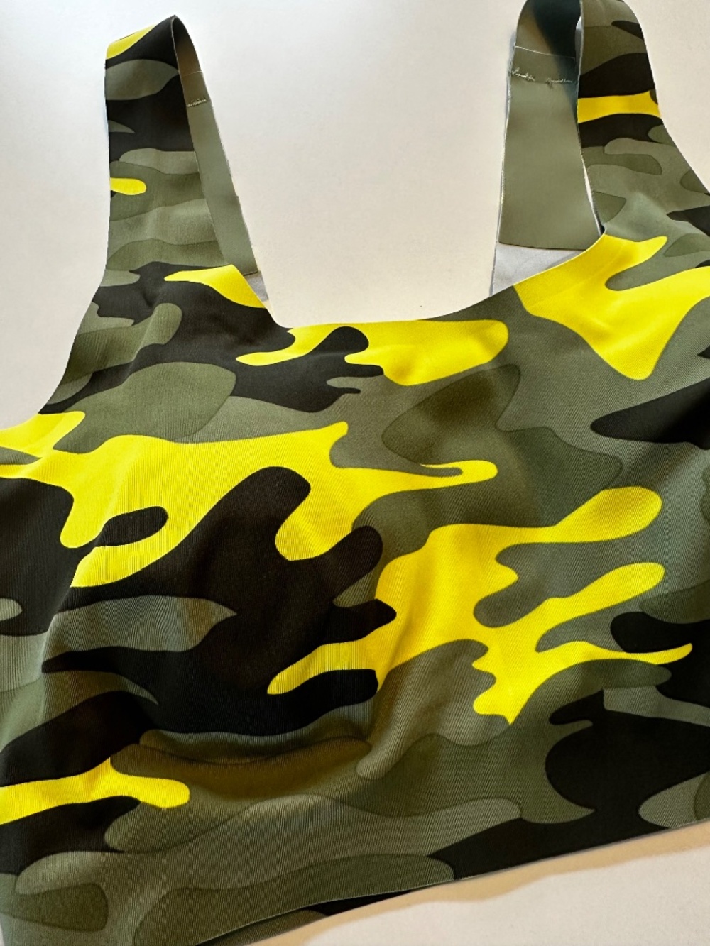 No Boundaries Medium Neon Camo Seamless Sports Bra Removable Cups - Picture 2 of 4